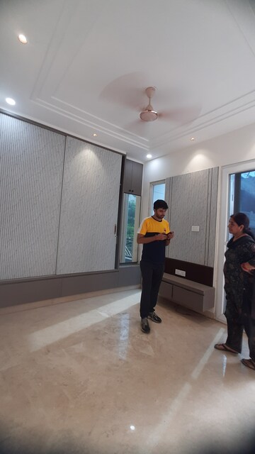 Furnished Amenities in 2 BHK Builder Floor at Hari Nagar – for Sale