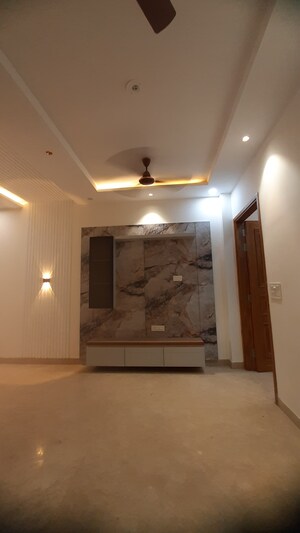 Furnished Amenities in 2 BHK Builder Floor at Hari Nagar – for Sale