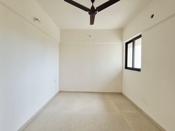 Room in 2 BHK Apartment at Runwal Primrose, Dombivli East – for Rent