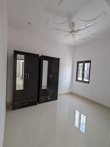 Room in 2 BHK Villa at Beta Ii Greater Noida – for Rent