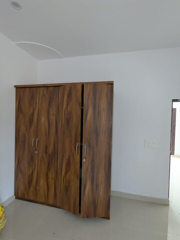 Room in 2 BHK Villa at Beta Ii Greater Noida – for Rent