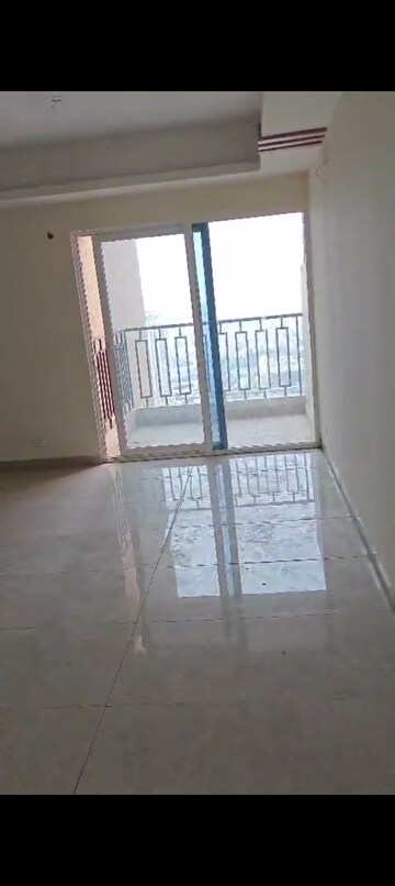 Room in 3 BHK Apartment at SKA Divya Towers, Sector 16 Greater Noida – for Sale