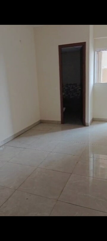 Room in 3 BHK Apartment at SKA Divya Towers, Sector 16 Greater Noida – for Sale