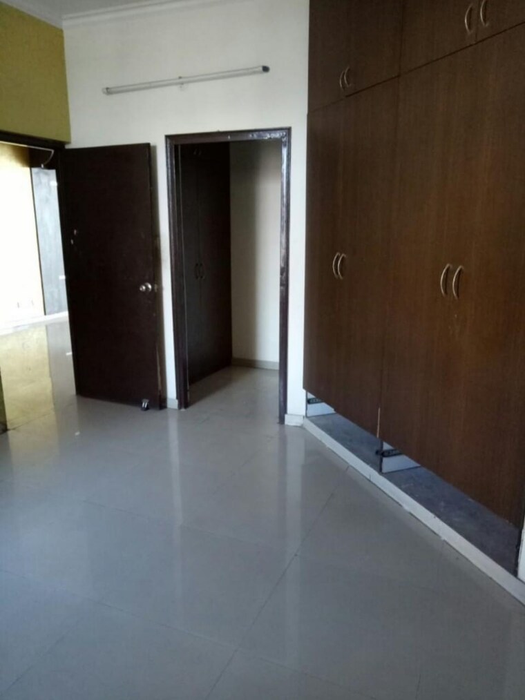Room, vip road 3 Bedroom 1615 Sq.Ft. Apartment In Vip Road Zirakpur 9184789