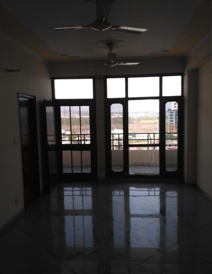 Room, vip road 3 Bedroom 1615 Sq.Ft. Apartment In Vip Road Zirakpur 9184789