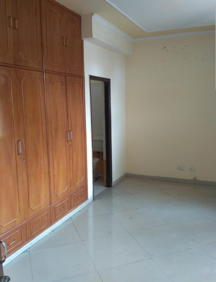 Room, vip road 3 Bedroom 1615 Sq.Ft. Apartment In Vip Road Zirakpur 9184789