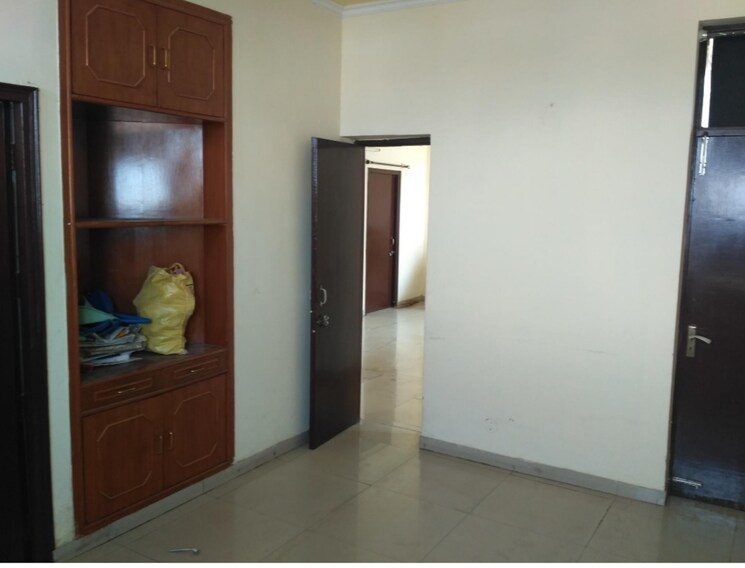 Room, vip road 3 Bedroom 1615 Sq.Ft. Apartment In Vip Road Zirakpur 9184789