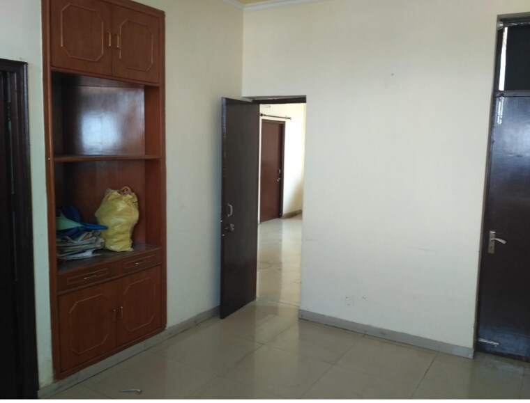 Room, vip road 3 Bedroom 1615 Sq.Ft. Apartment In Vip Road Zirakpur 9184789