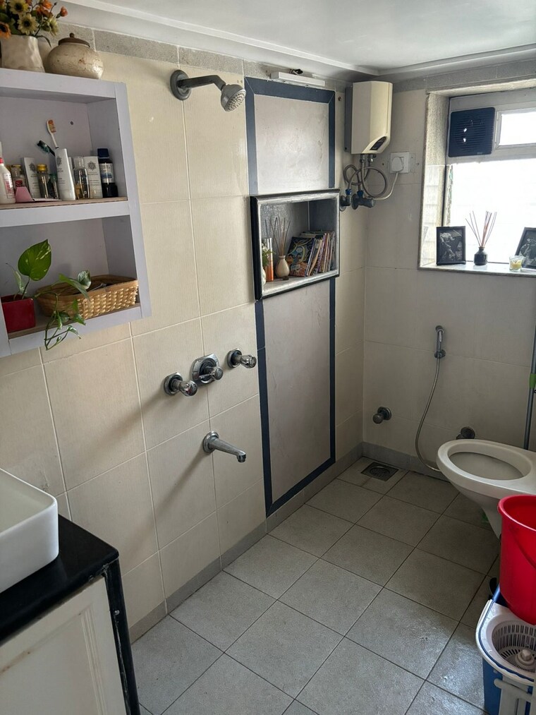 Bathroom, santacruz west 2 Bedroom 750 Sq.Ft. Apartment In Santacruz West Mumbai 9184801