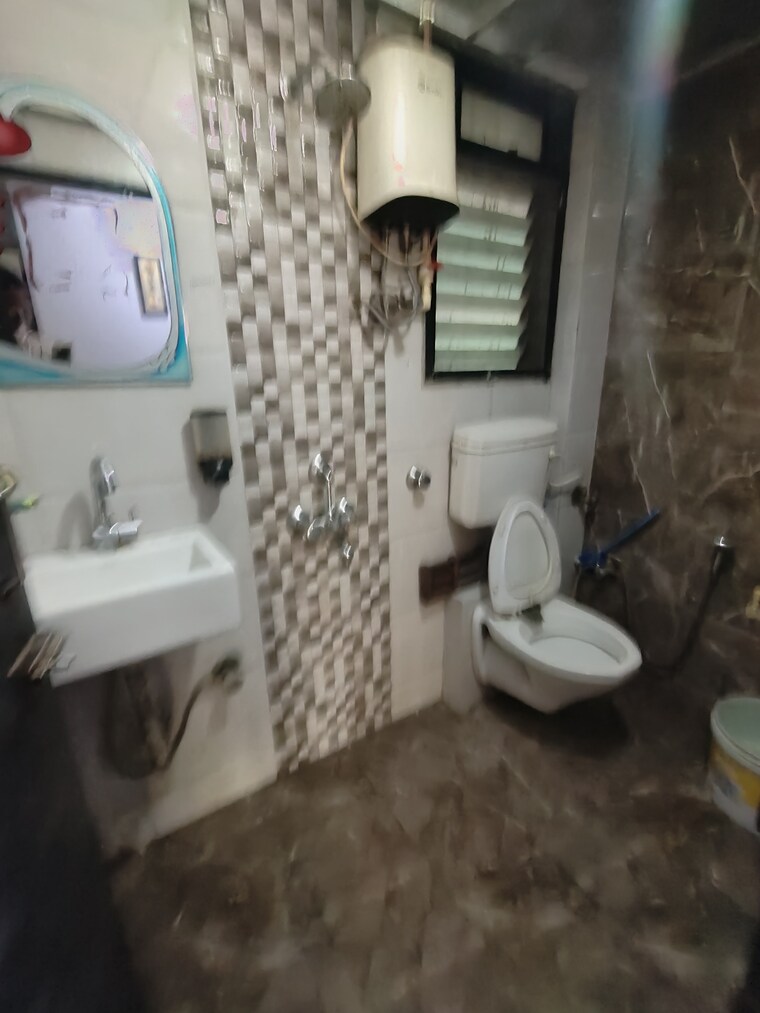 Bathroom, aashapura-crown-city 2 Bedroom 950 Sq.Ft. Apartment In Kalyan East Thane 9184864