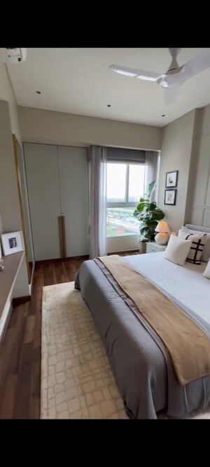 Room in 3 BHK Apartment at Piramal Vaikunth, Balkum Pada – for Sale