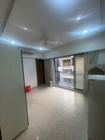 Bedroom in 2 BHK Apartment at Santacruz West – for Rent