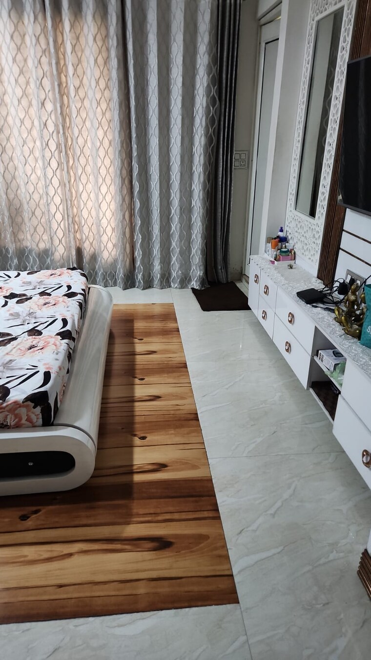 Master Bedroom, krishna nagar 5 Bedroom 1260 Sq.Ft. Independent House In Krishna Nagar Delhi 9184858