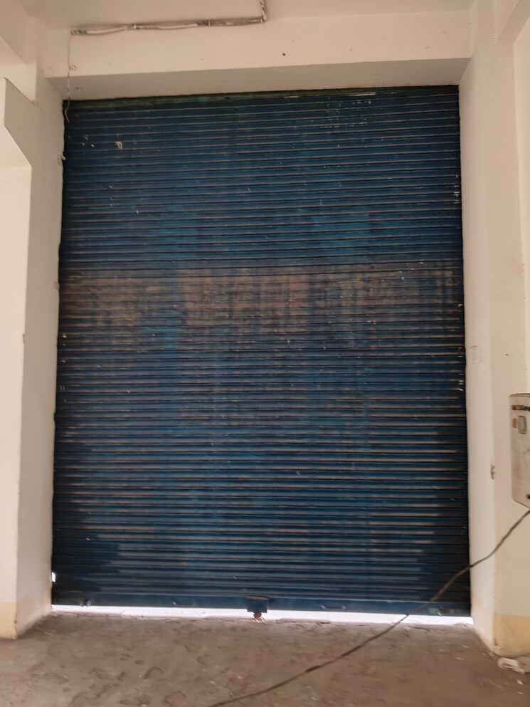 Bathroom, sector 83 Commercial Warehouse 6000 Sq.Yd. In Sector 83 Noida 9184856