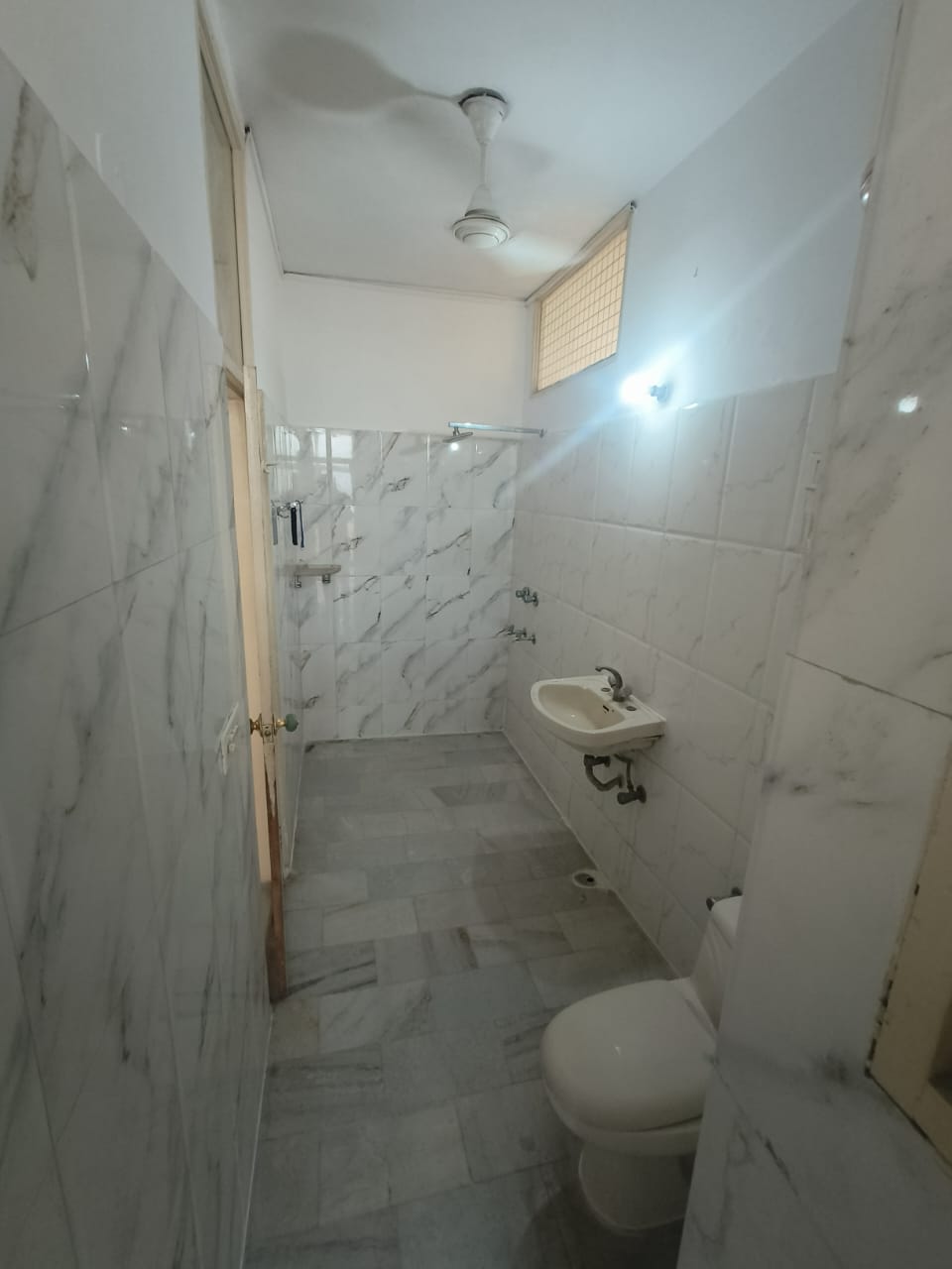 2 BHK Builder Floor For Rent in Laj Pat Nagar 4