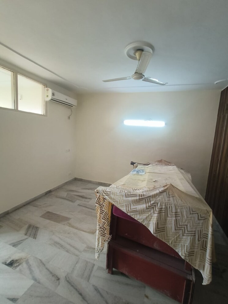 Bathroom, amar colony 2 Bedroom 900 Sq.Ft. Builder Floor In Amar Colony Delhi 9184879