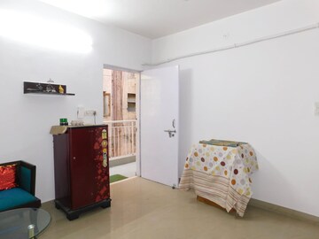 Room in 3 BHK Apartment at Sarita Vihar – for Rent