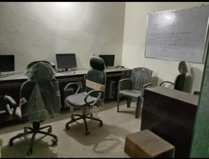  Office Space For Sale in Mayur Vihar