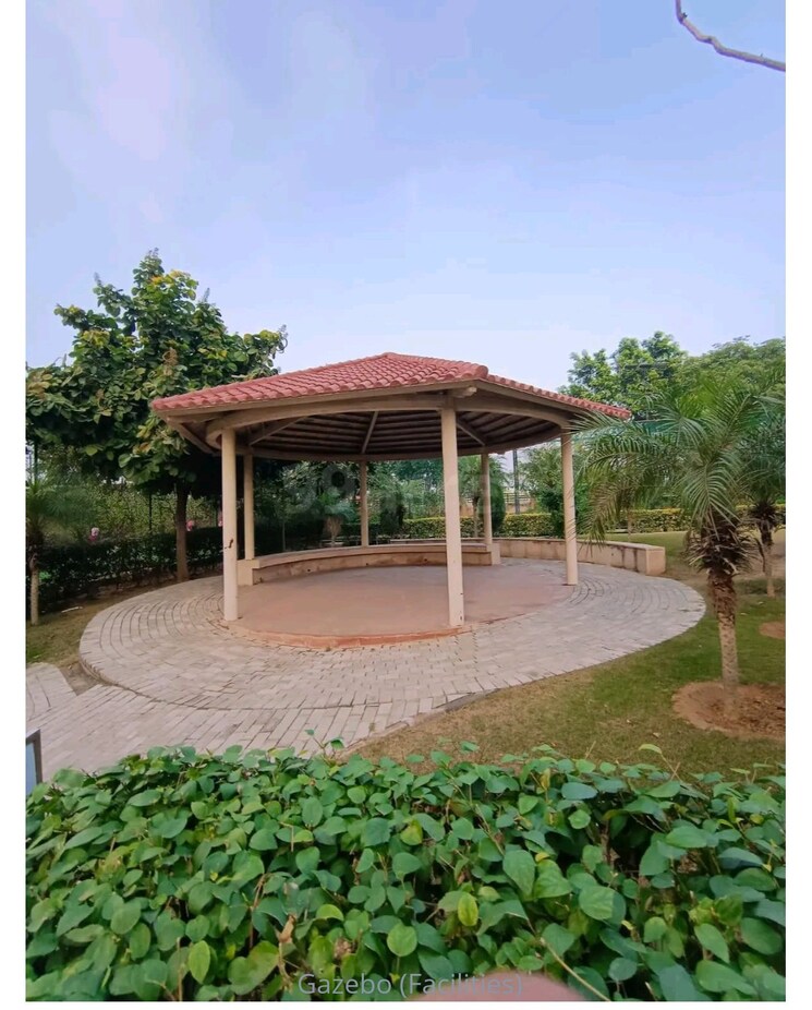 Garden, emaar-palm-hills 3 Bedroom 1450 Sq.Ft. Apartment In Sector 77 Gurgaon 9184903