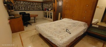 Bedroom in 3 BHK Apartment at Khar West – for Rent