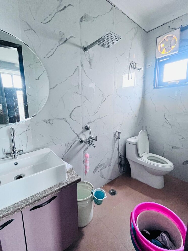 Bathroom, neb sarai 3 Bedroom 1350 Sq.Ft. Builder Floor In Neb Sarai Delhi 9184892