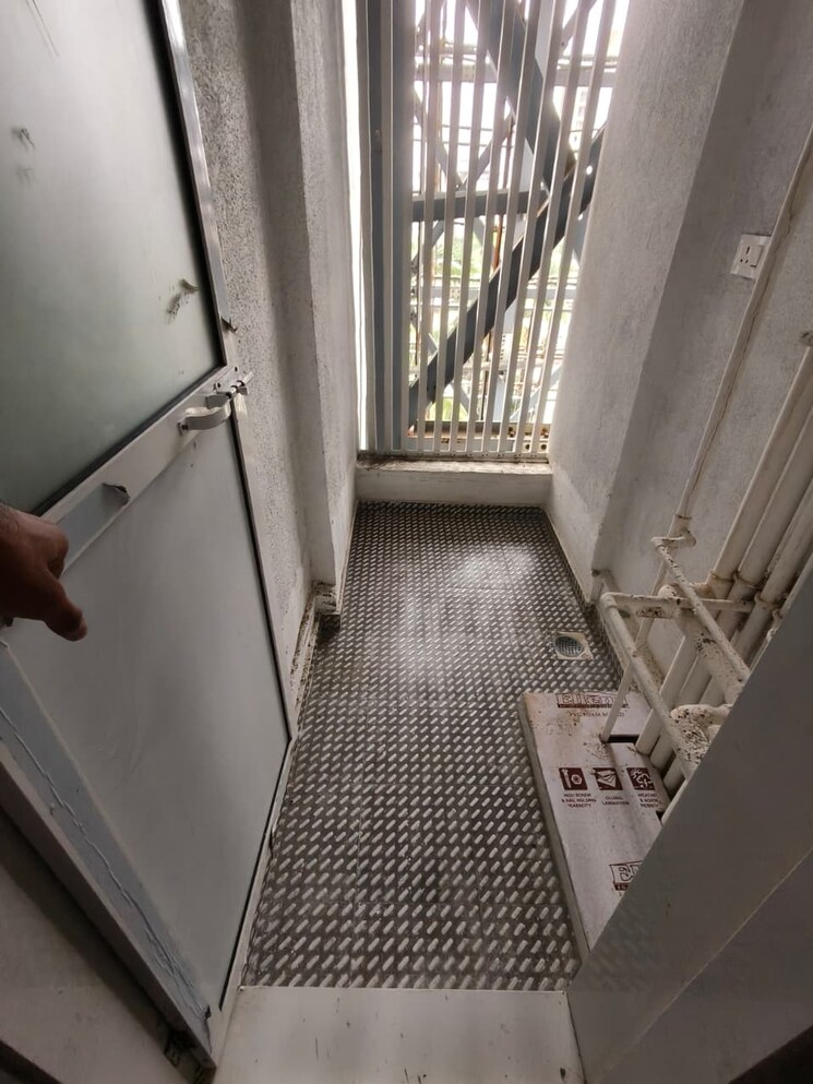 Balcony, vijayraj-yashwant-niwas 3 Bedroom 1075 Sq.Ft. Apartment In Naupada Thane 9184936