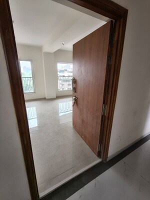 Room in 3 BHK Apartment at Vijayraj Yashwant Niwas, Naupada – for Sale