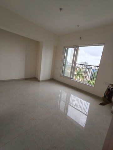 Room in 3 BHK Apartment at Vijayraj Yashwant Niwas, Naupada – for Sale