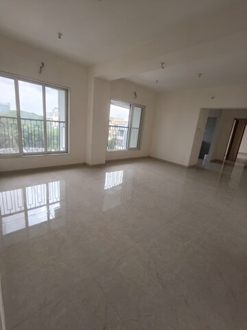 Room in 3 BHK Apartment at Vijayraj Yashwant Niwas, Naupada – for Sale
