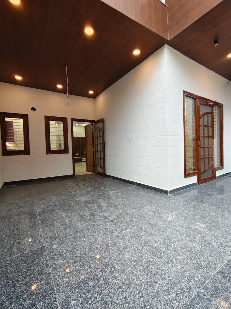 Room, pallav puram phase 2 4 Bedroom 183 Sq.Yd. Villa In Pallav Puram Phase 2 Meerut 9184942