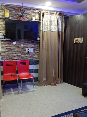 Bedroom in 1 BHK Independent House at Chattarpur – for Sale