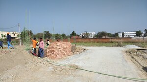  Plot For Sale in Jankipuram