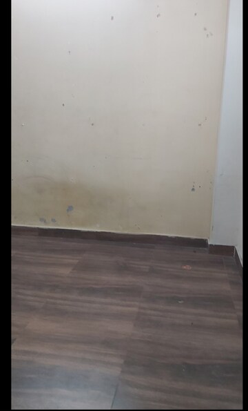 Room in 1 RK Builder Floor at Mayur Vihar – for Rent
