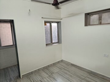 Room in 1 BHK Apartment at El Plaza Apartments, Borivali West – for Rent