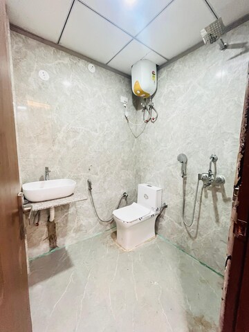 Bathroom in Studio Builder Floor at Sector 47 – for Rent