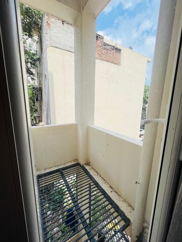 Balcony in Studio Builder Floor at Sector 47 – for Rent