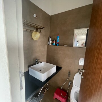 Furnished Amenities in 2 BHK Apartment at Kanakia Hollywood, Yari Road – for Rent