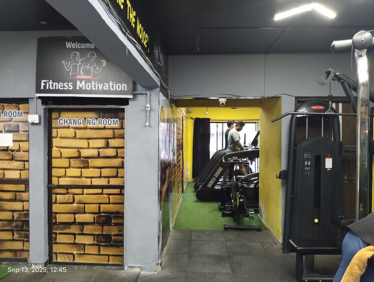 Gym, dew-berry Commercial Showroom 3000 Sq.Ft. In Nalasopara West Palghar 9185008