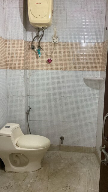 Bathroom in 1 BHK Builder Floor at Sector 47 – for Rent
