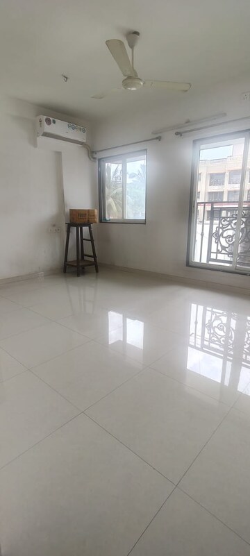 2 BHK Apartment For Rent in N K Mayaank Heights, Borivali West