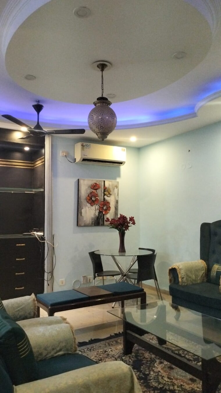 Living Room, vip road 3 Bedroom 1650 Sq.Ft. Apartment In Vip Road Zirakpur 9185033