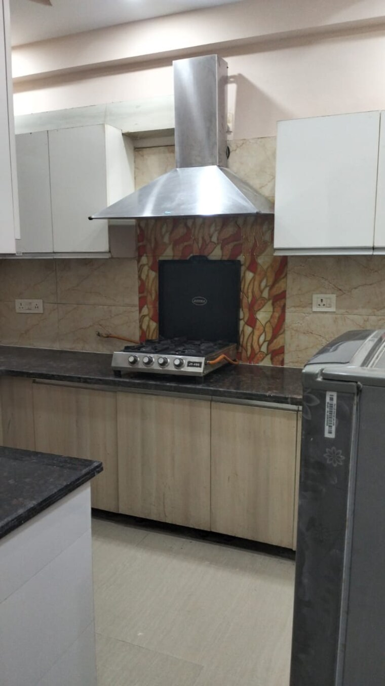 Kitchen, vip road 3 Bedroom 1650 Sq.Ft. Apartment In Vip Road Zirakpur 9185033