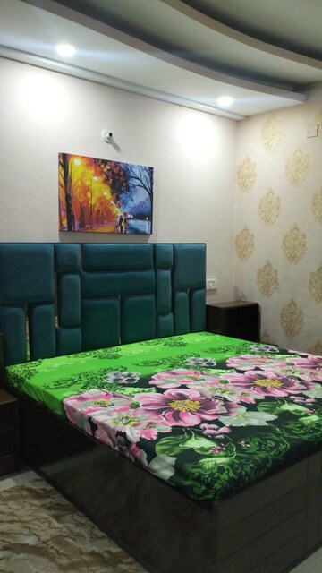 Bedroom in 3 BHK Apartment at Vip Road – for Rent