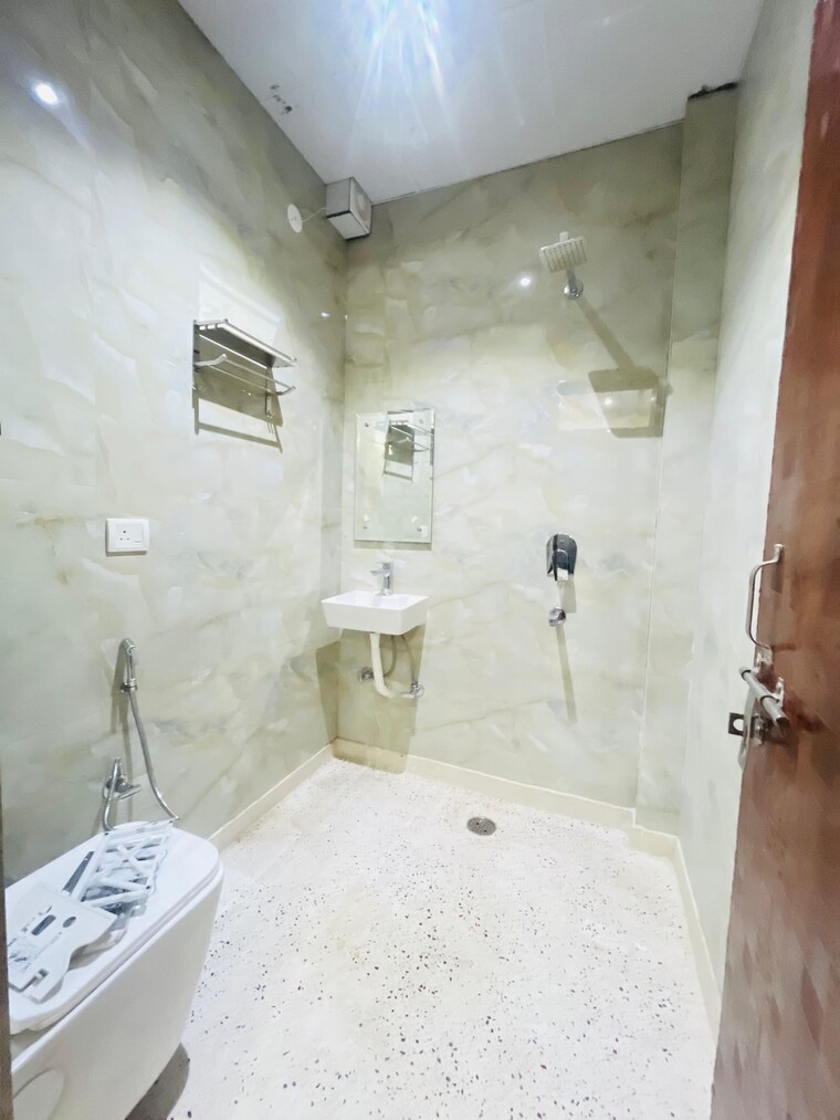 Bathroom, sector 40 Studio 652 Sq.Ft. Builder Floor In Sector 40 Gurgaon 9185043