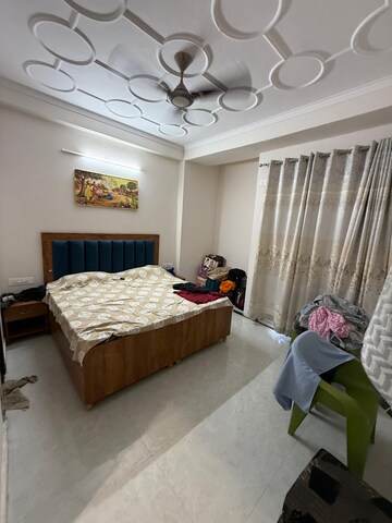 Bedroom in 2 BHK Builder Floor at Sector 38 – for Rent