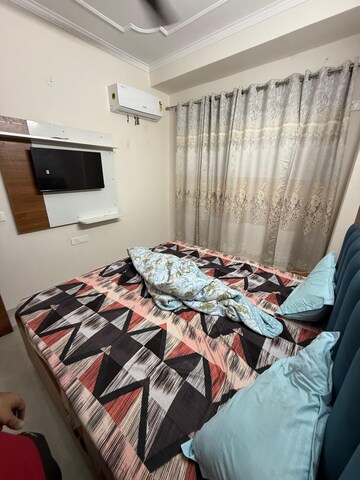 Bedroom in 2 BHK Builder Floor at Sector 38 – for Rent