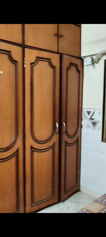 Furnished Amenities in 1 BHK Apartment at Santacruz East – for Rent