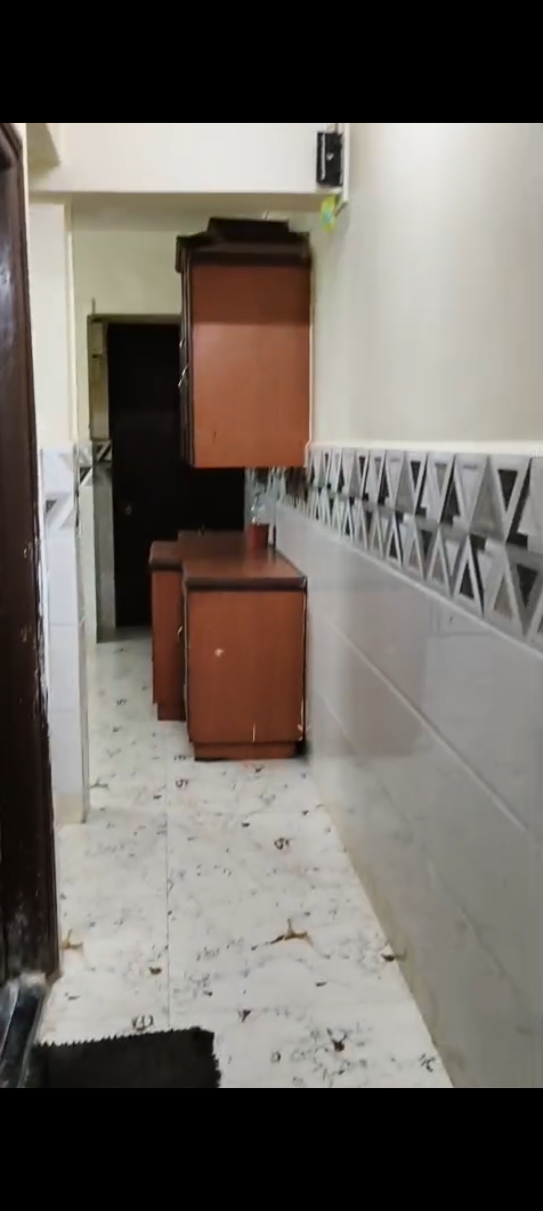 1 BHK + Study Room Apartment For Rent in Vakola Dhobighat 