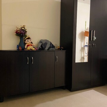 Furnished Amenities in 1 BHK Apartment at Uday CHS Goregaon, Unnat Nagar – for Rent