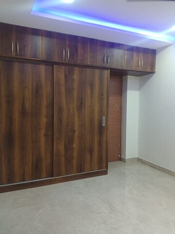 Room in 3 BHK Apartment at Manikonda – for Rent